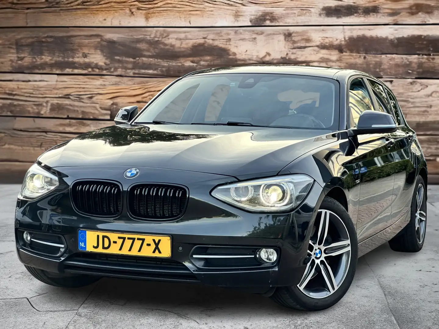 BMW 125 1-serie 125i High Executive Sport | Full Options | Zwart - 1