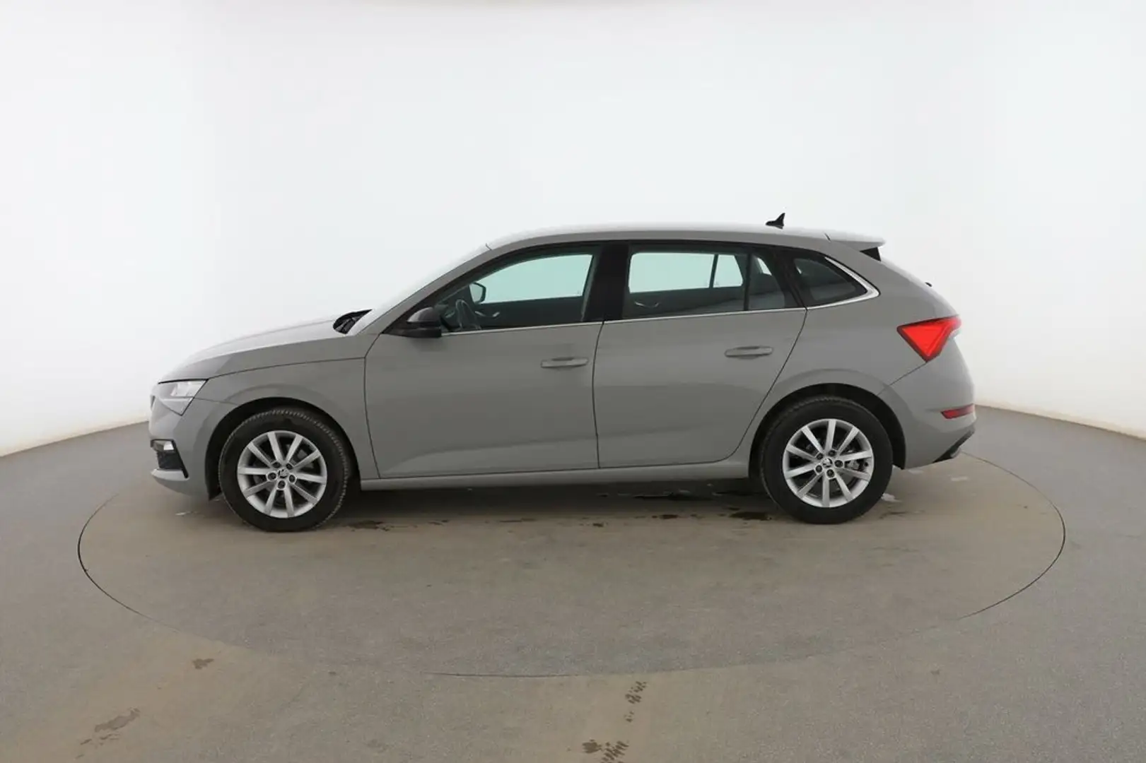 Skoda Scala 1.6 TDI Ambition 85kW Gris - 2