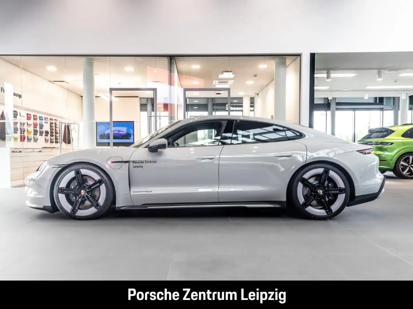 Porsche Taycan 4 SportDesign InnoDrive SoftClose BOSE 21Zoll Grau - 2