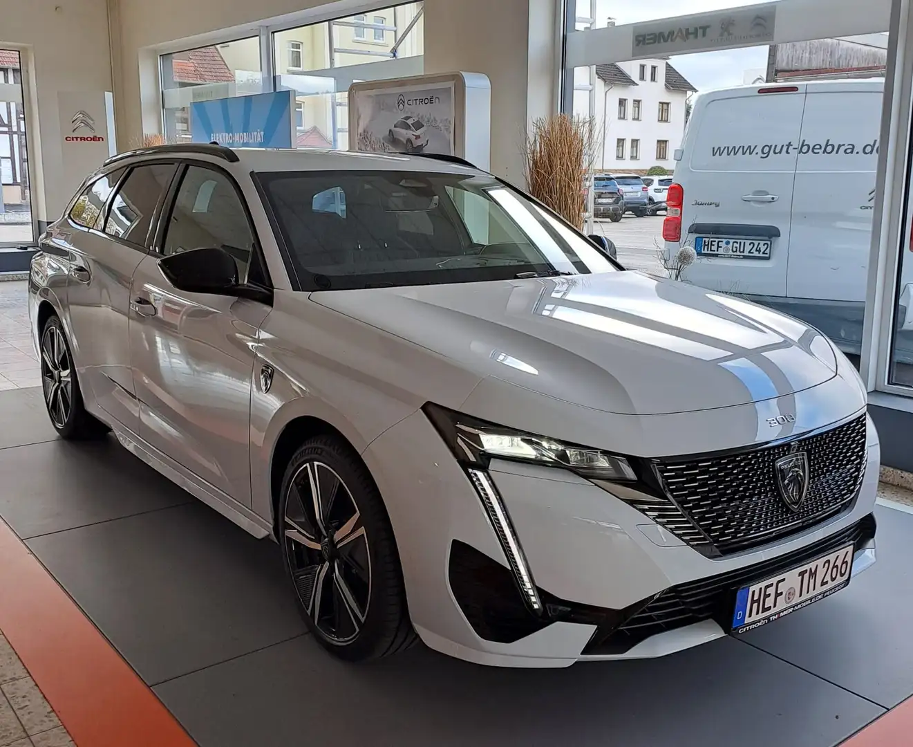 Peugeot 308 Hybrid 136 GT Weiß - 1