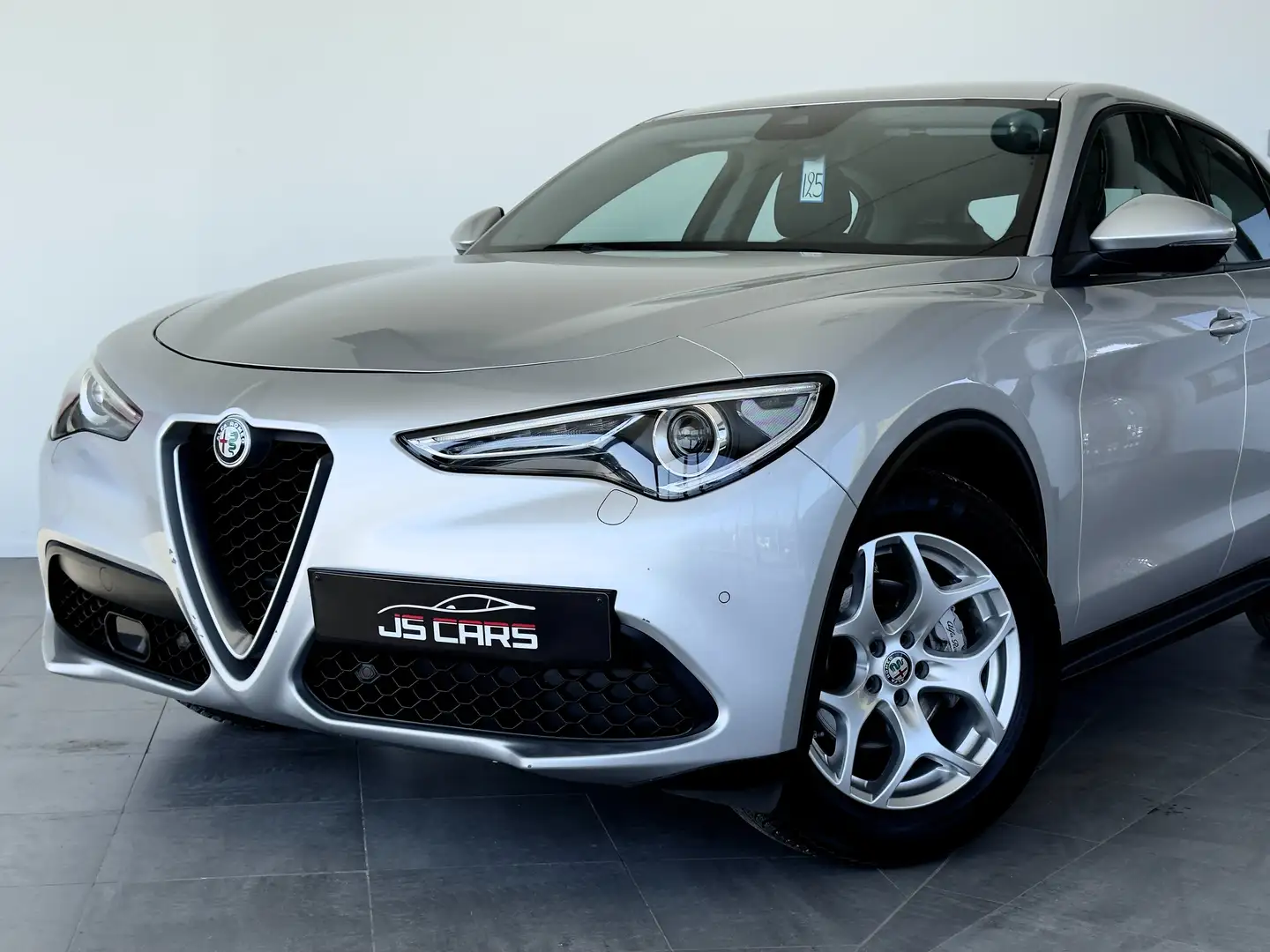 Alfa Romeo Stelvio 2.2 JTD SPORT*1ERPRO*CUIR*GPS*LED*CAMERA*PDC*TVA* Argent - 2