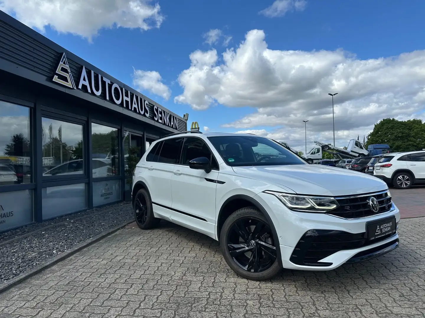 Volkswagen Tiguan 2.0 TDI DSG 4M R-Line*AHK*PANO*360°*H&K* Weiß - 1