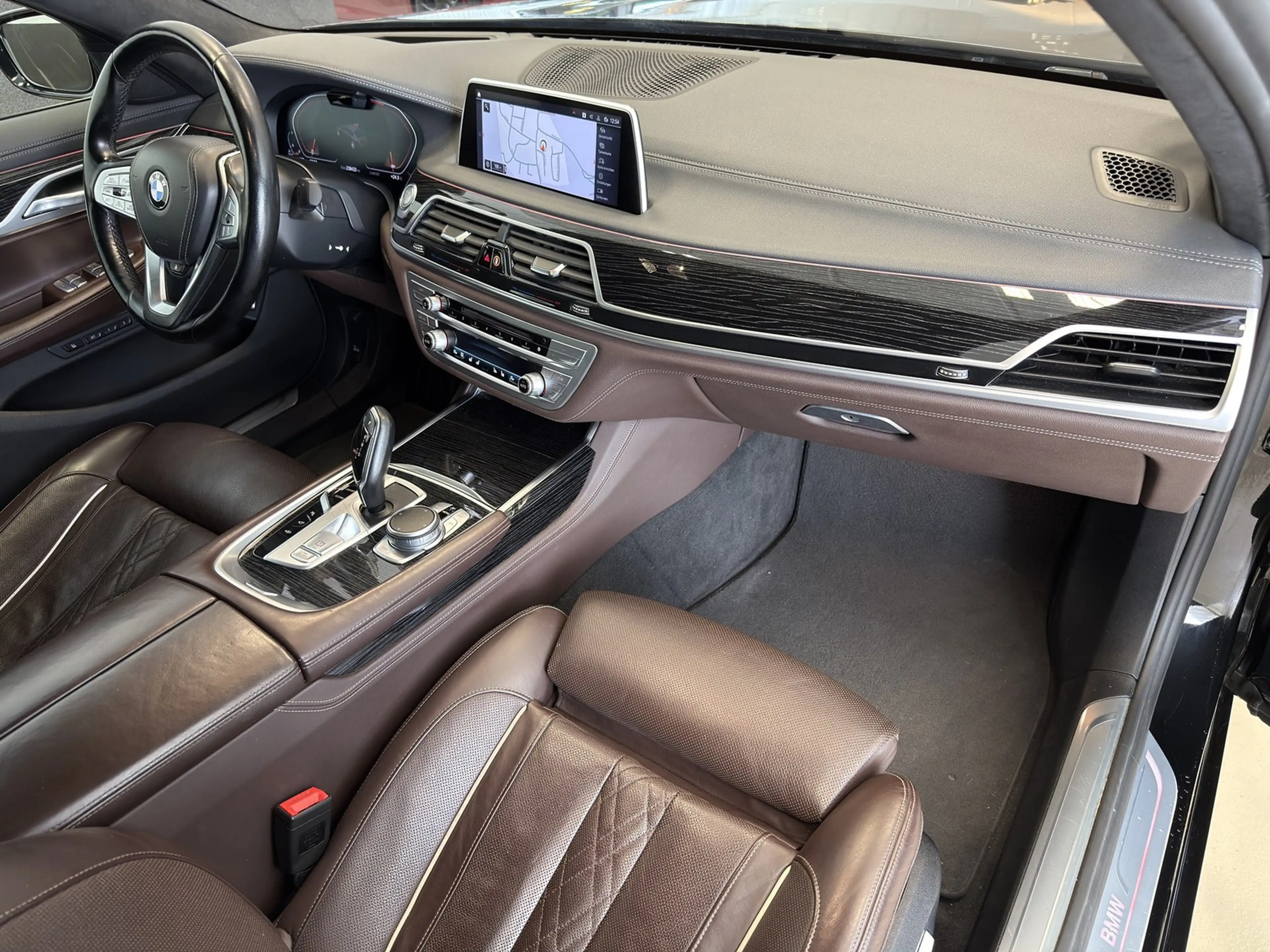 BMW 730 d xDrive AHK H&K HeadUp — photo 8