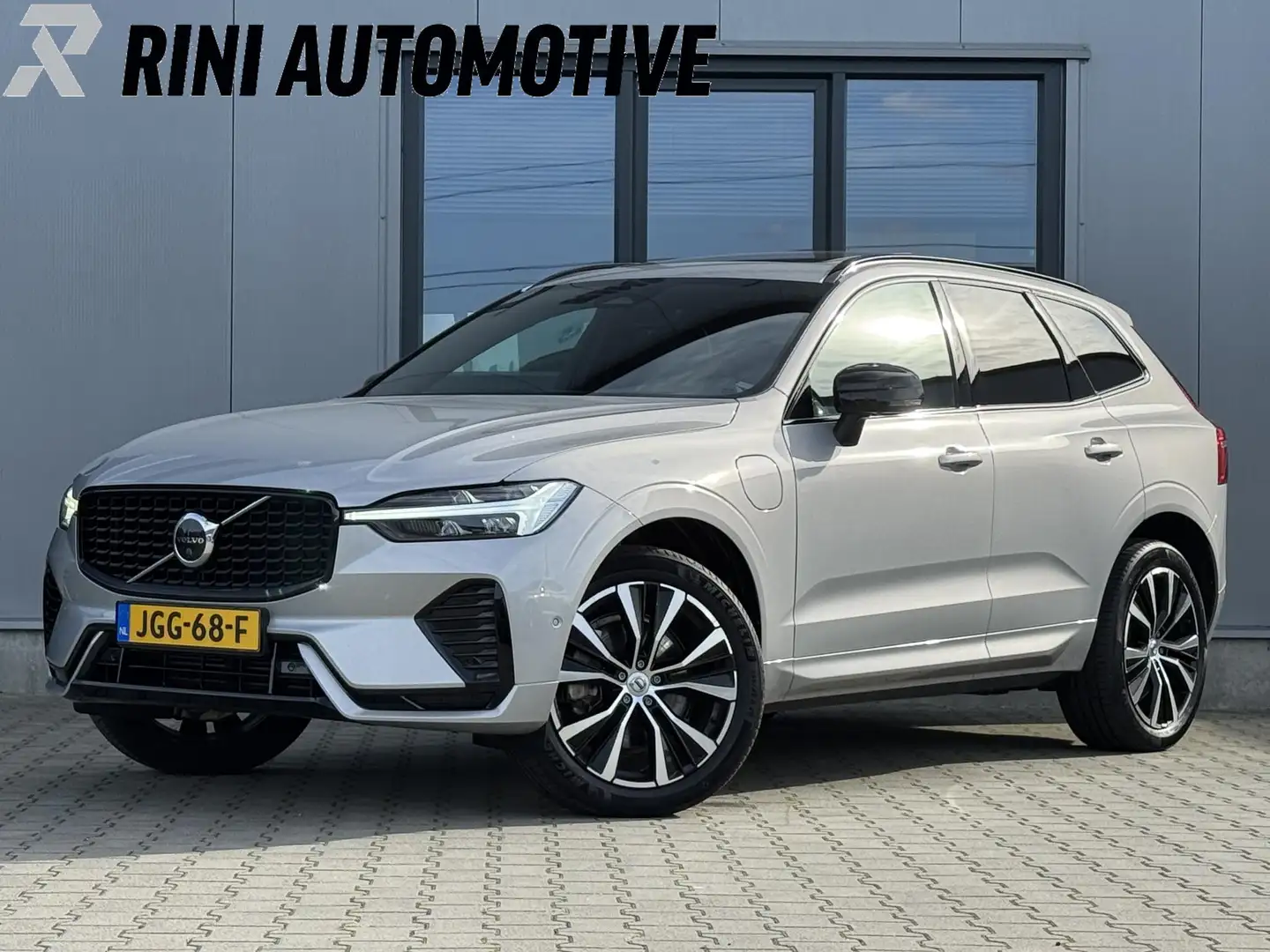 Volvo XC60 2.0 T6 Plug-in hybrid AWD Plus Dark 349 pk | R des Gris - 1