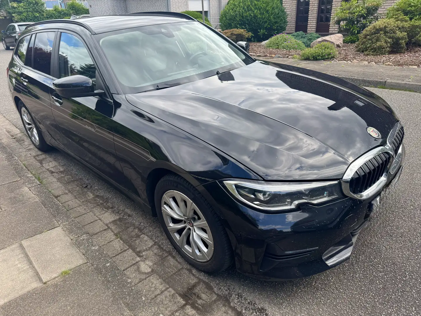 BMW 320 320d Touring Aut. Sport Line Negro - 1