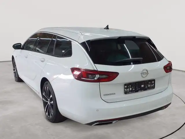 Opel Insignia view 5