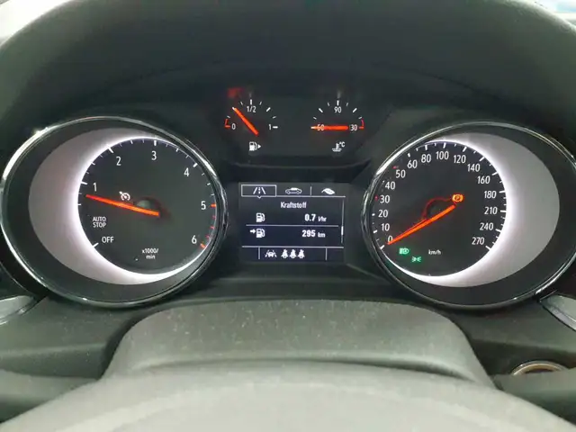 Opel Insignia view 11