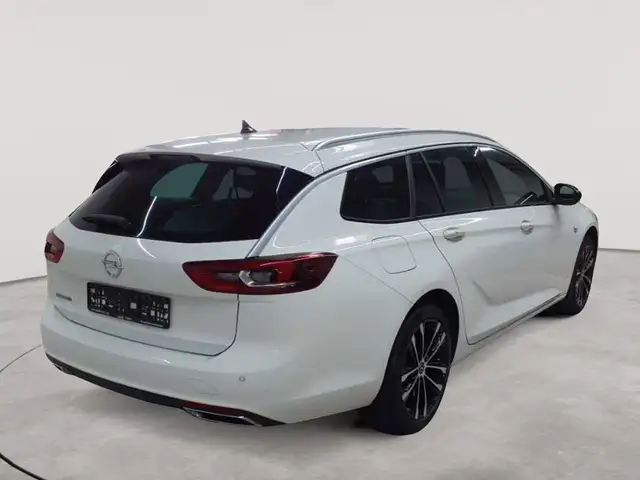 Opel Insignia view 4