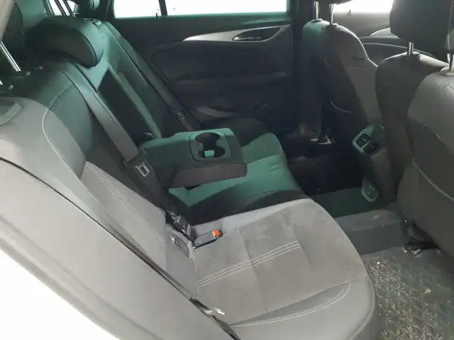 Opel Insignia view 15