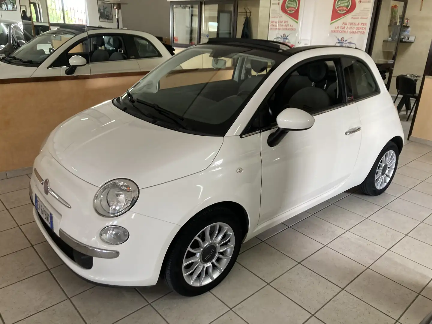 Fiat 500C 1.2 Lounge 69cv E6 automatica Bianco - 2