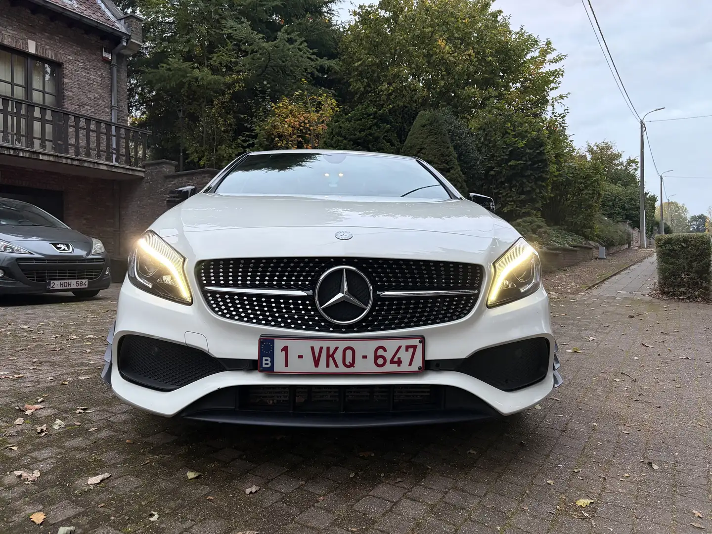 Mercedes-Benz A 200 d - pack AMG - AMG-line - 2