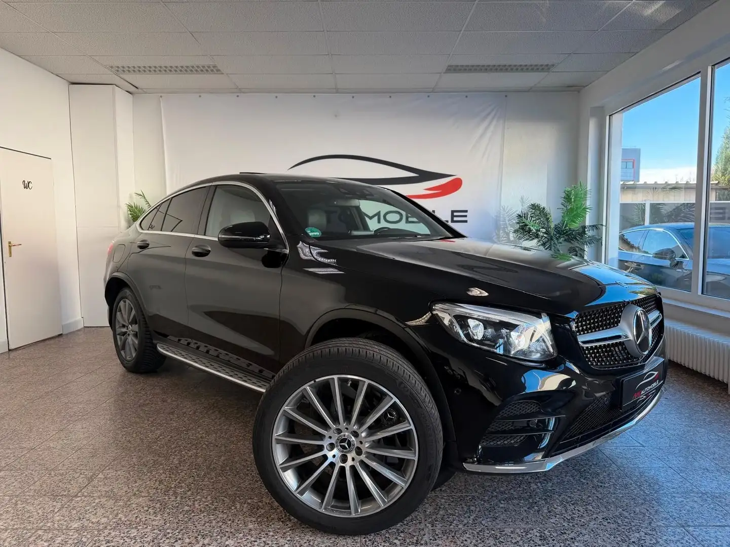 Mercedes-Benz GLC 300 Coupe 4Matic AMG CarPlay AHK S.Dach 21" Schwarz - 1