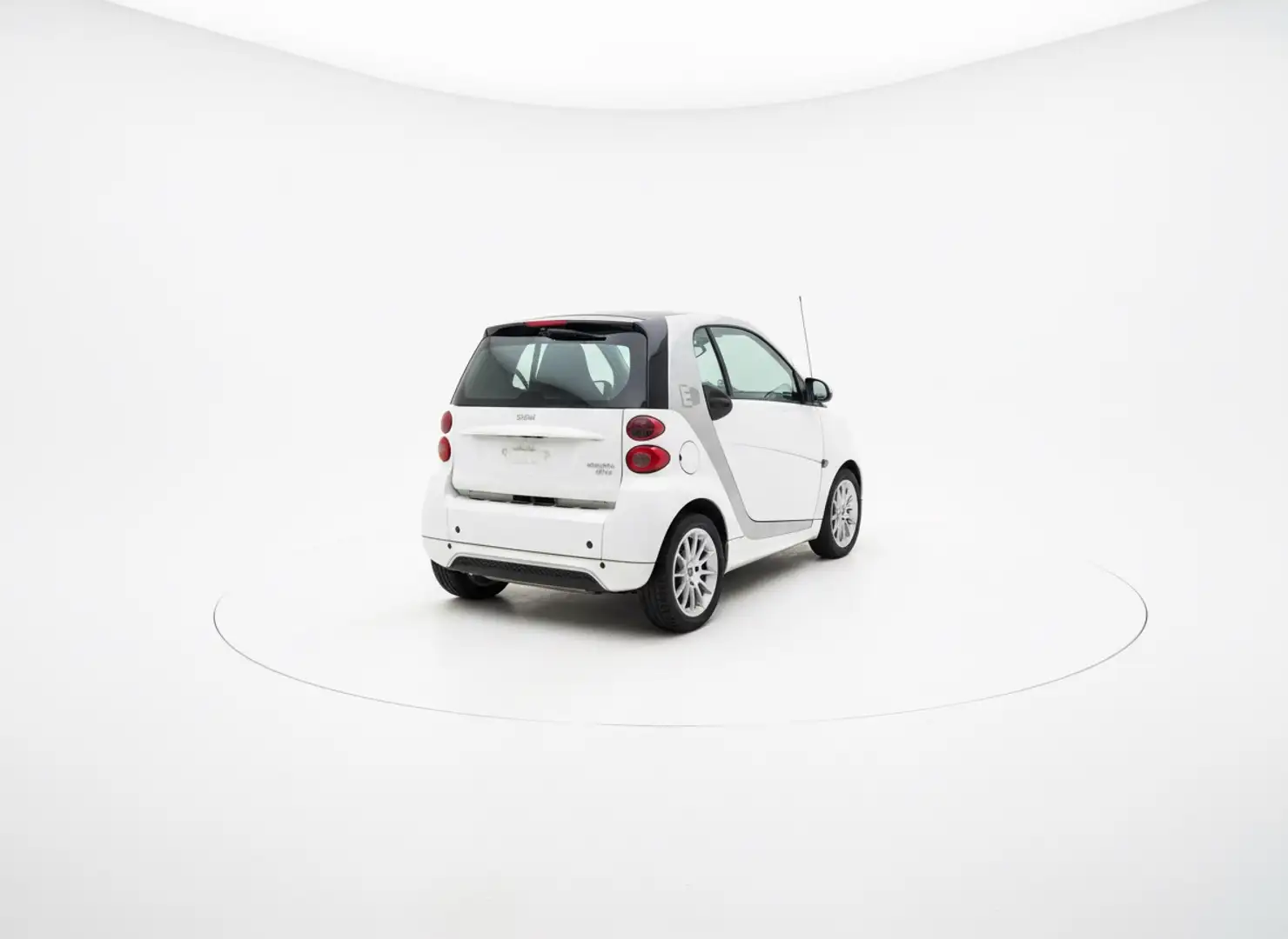 smart forTwo coupe electric drive EXPORT PREIS Weiß - 2