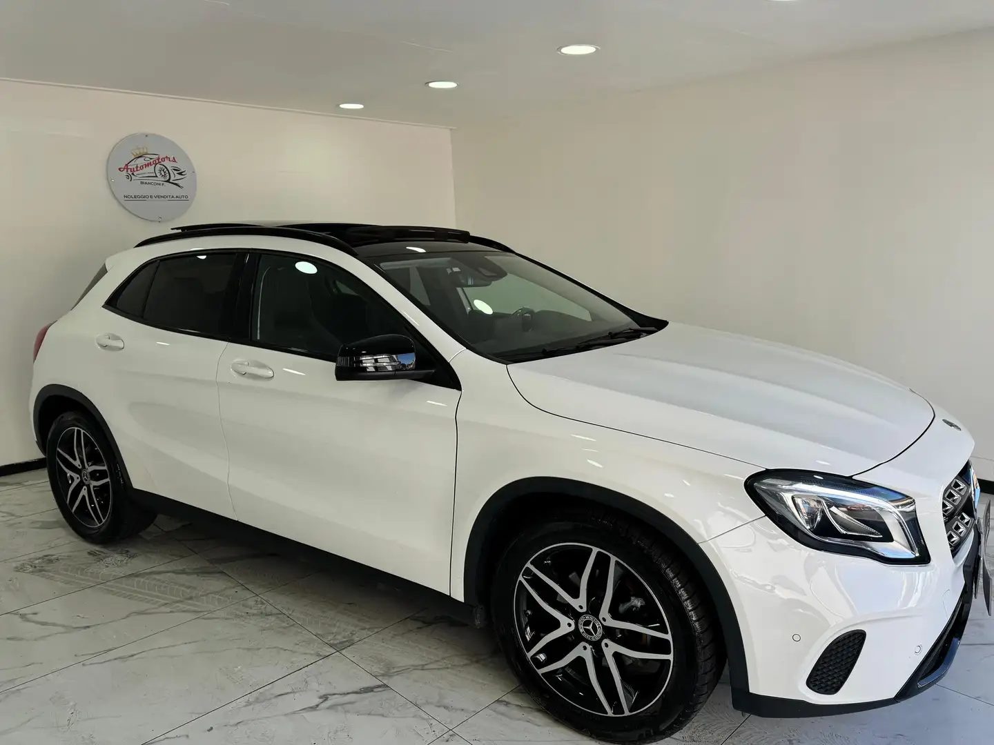 Mercedes-Benz GLA 220 GLA 220 d Premium  auto-TETTO-GARANTITA-2019 Bianco - 2