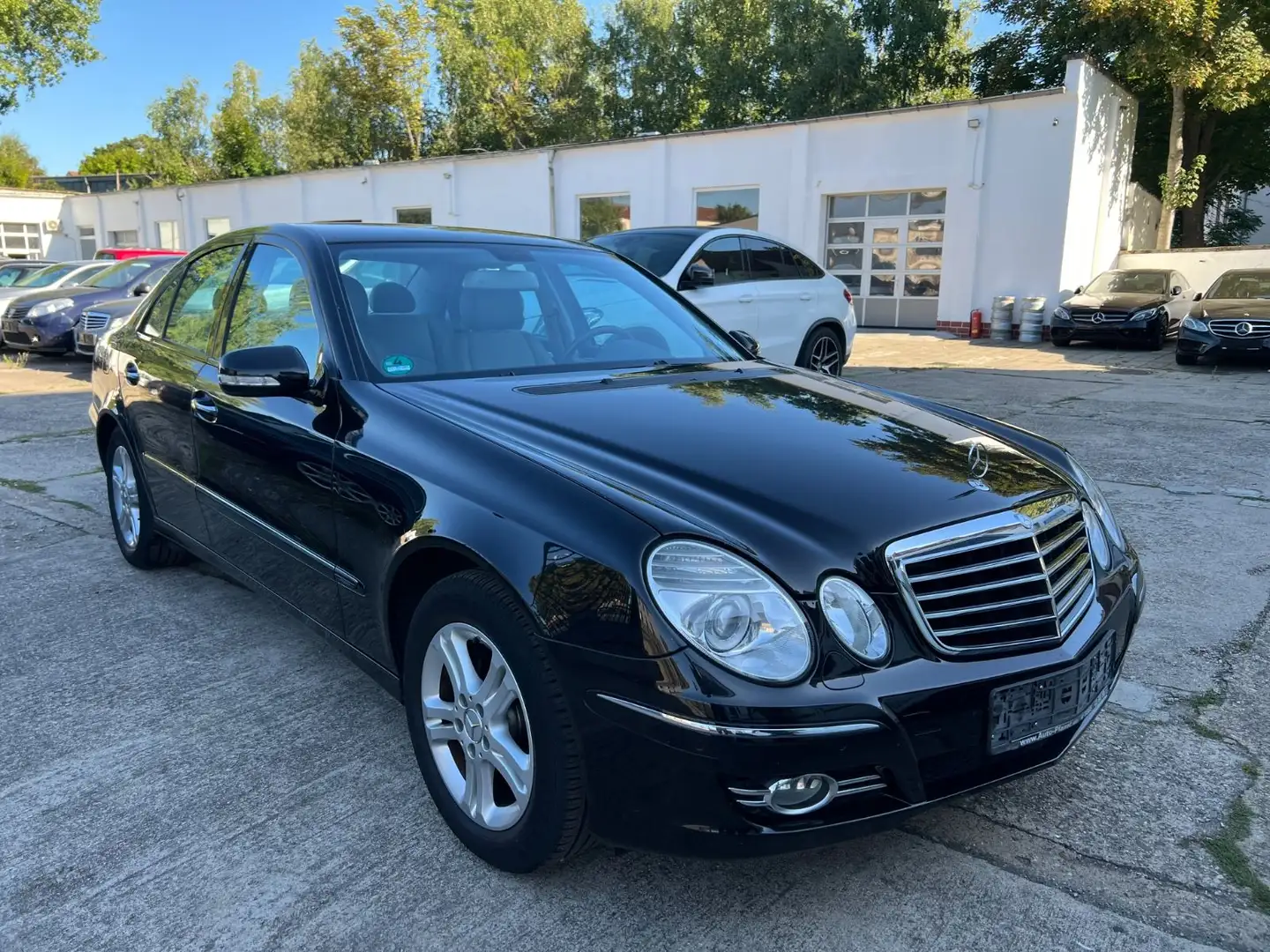 Mercedes-Benz E 200 Kompressor, Avantgarde, 1. HAND, TÜV NEU Nero - 1