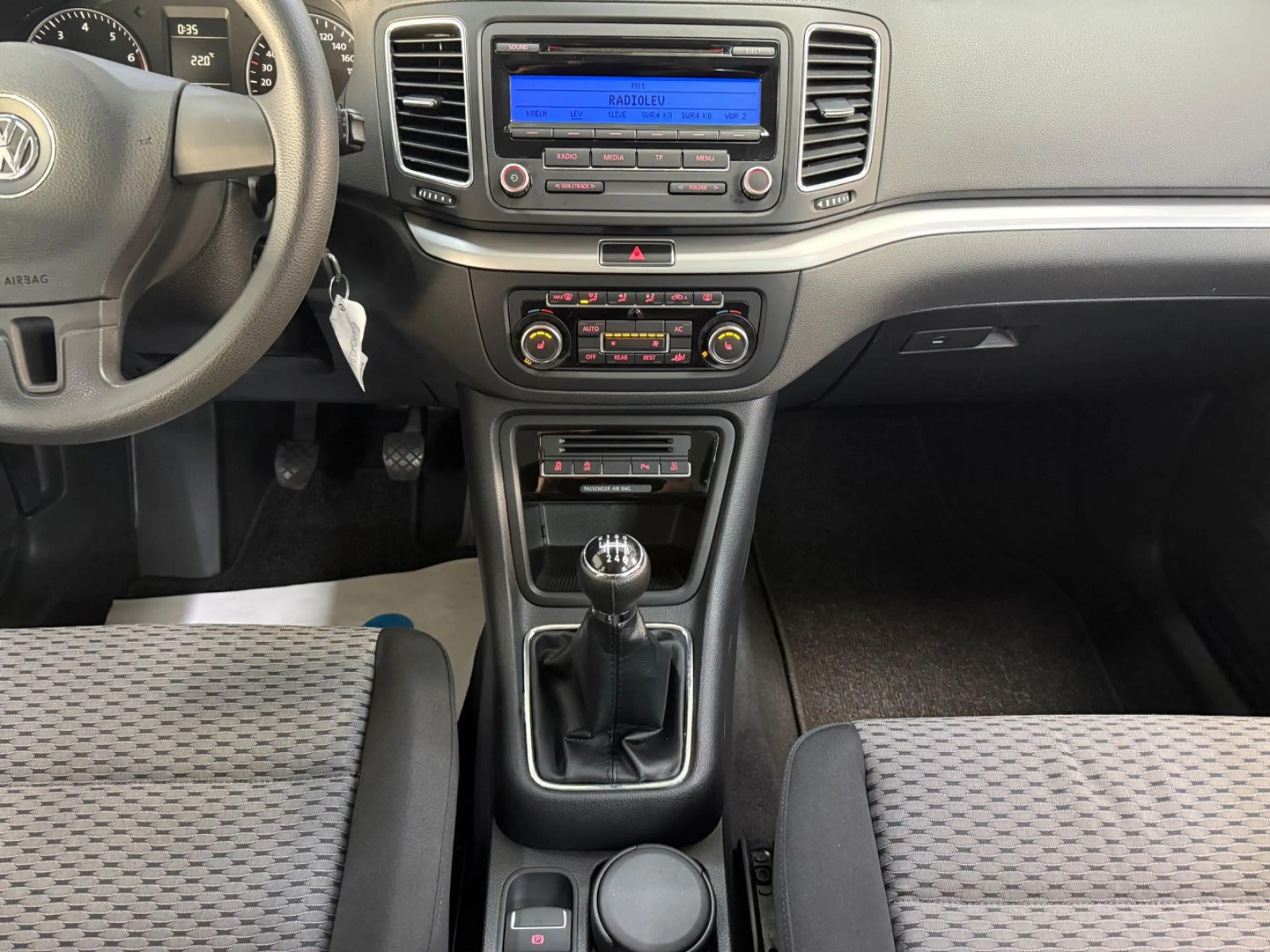Volkswagen Sharan BMT 1.4 TSI PDC SHZ KLIMA STEUERKETTE NEU — photo 11