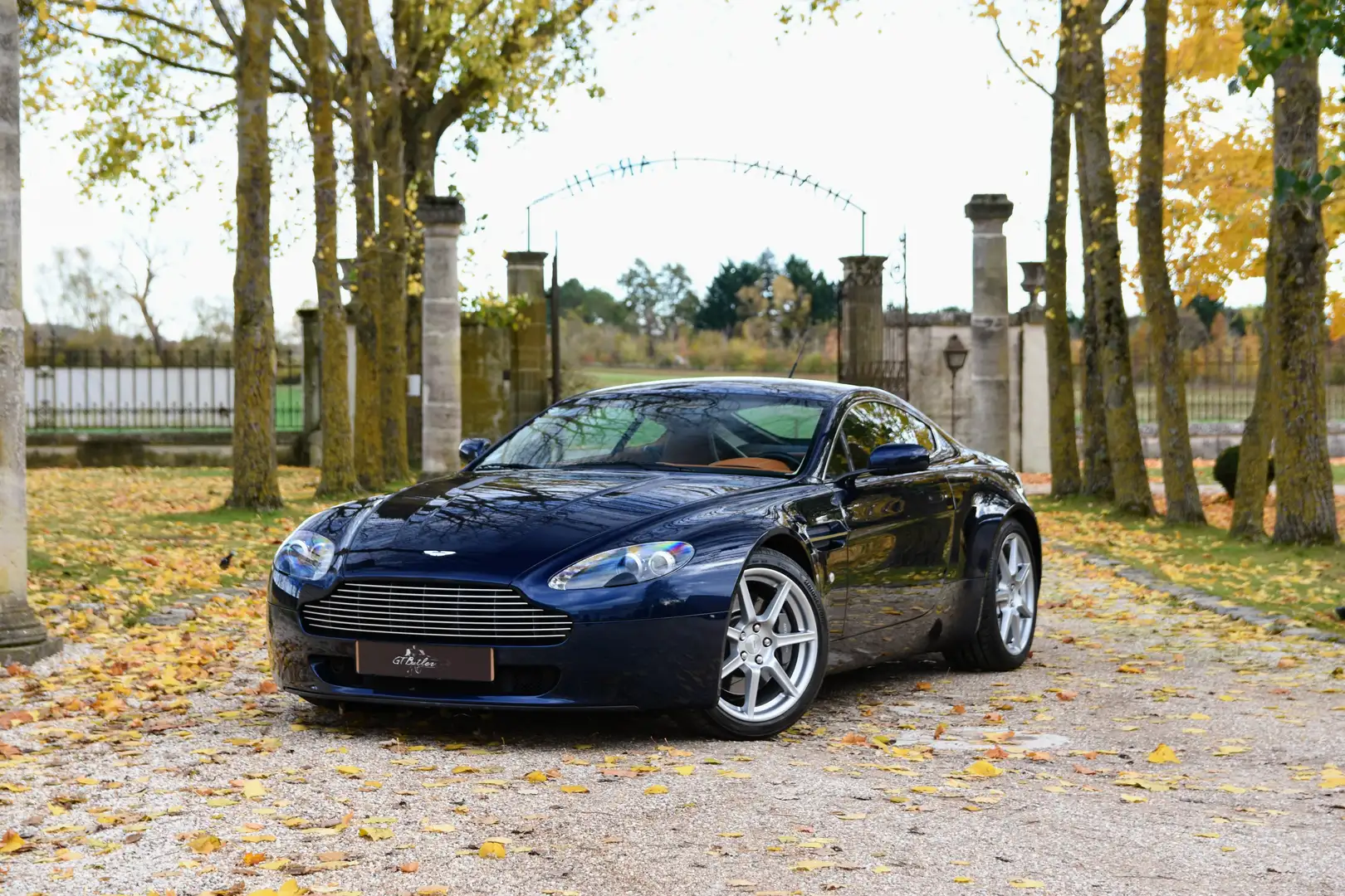 Aston Martin Vantage V8 Azul - 1