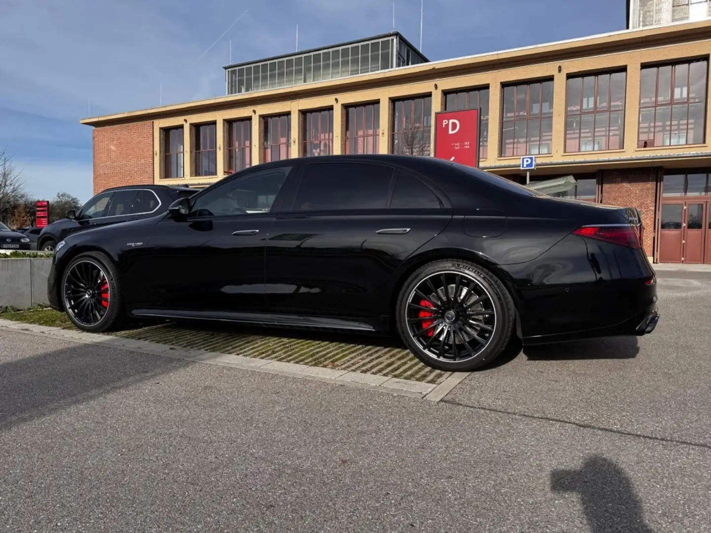Mercedes-Benz S 63 AMG E Performance Schwarz - 2