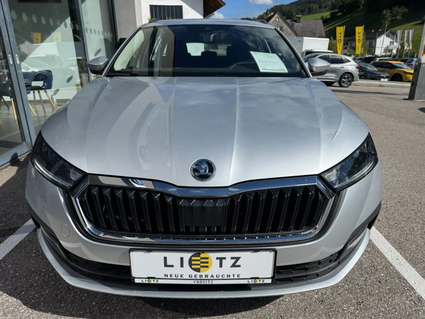 Skoda Octavia Combi 4x4 Ambition TDI DSG Silber - 2