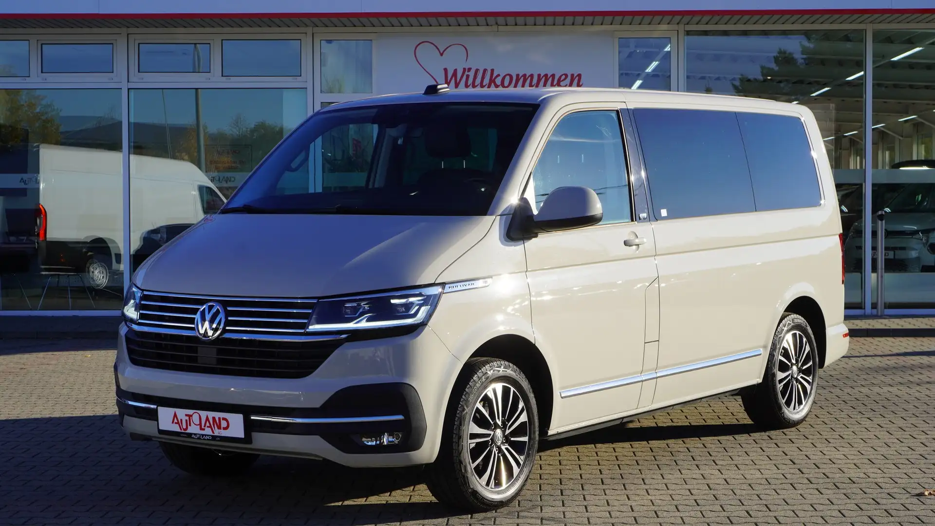 Volkswagen T6 Multivan T6.1 2.0 TDI Multivan Generation Six VC LED ACC Grau - 2