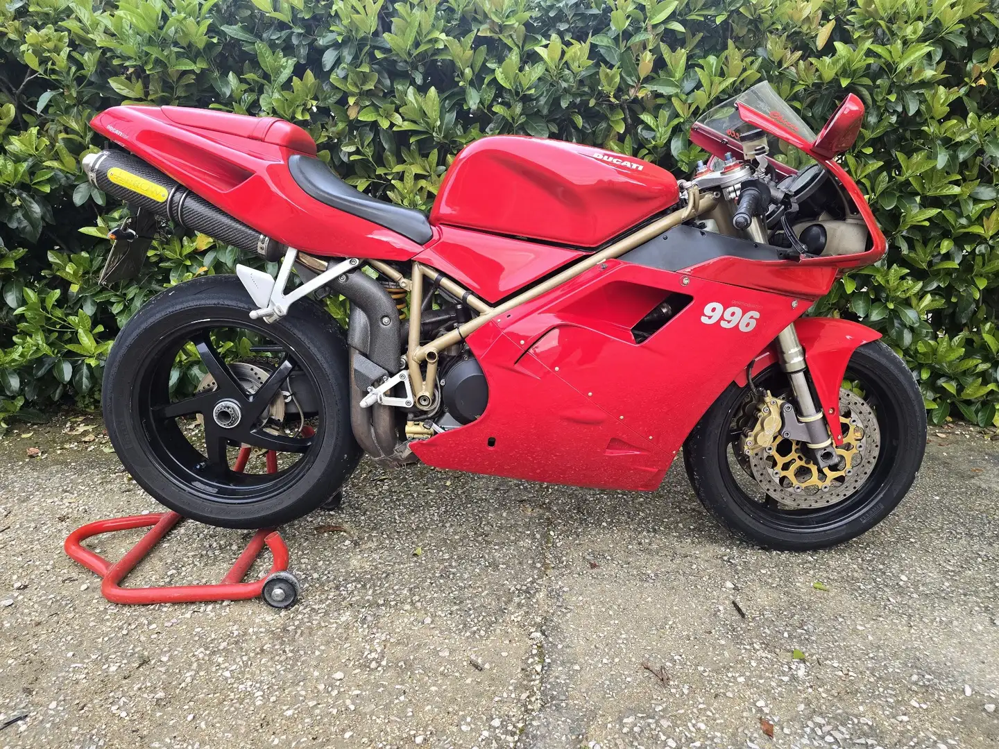 Ducati 996 Rot - 2