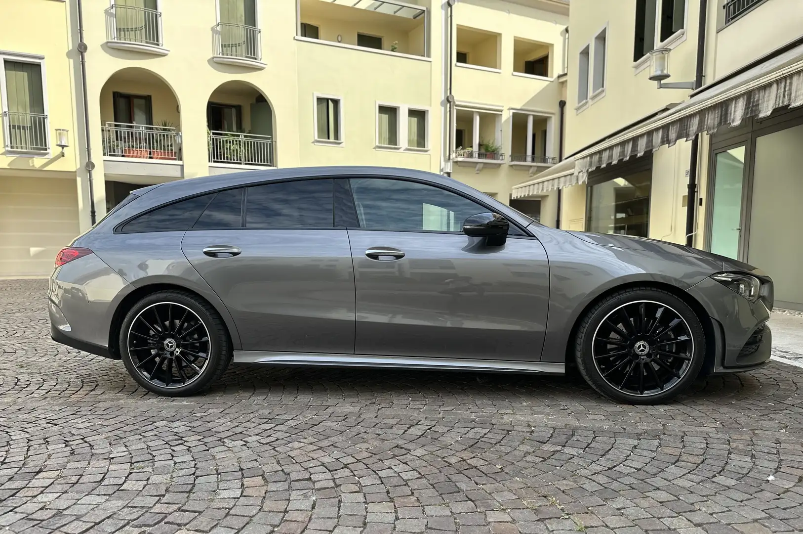 Mercedes-Benz CLA 220 Shooting Brake d Premium 4matic auto - 1