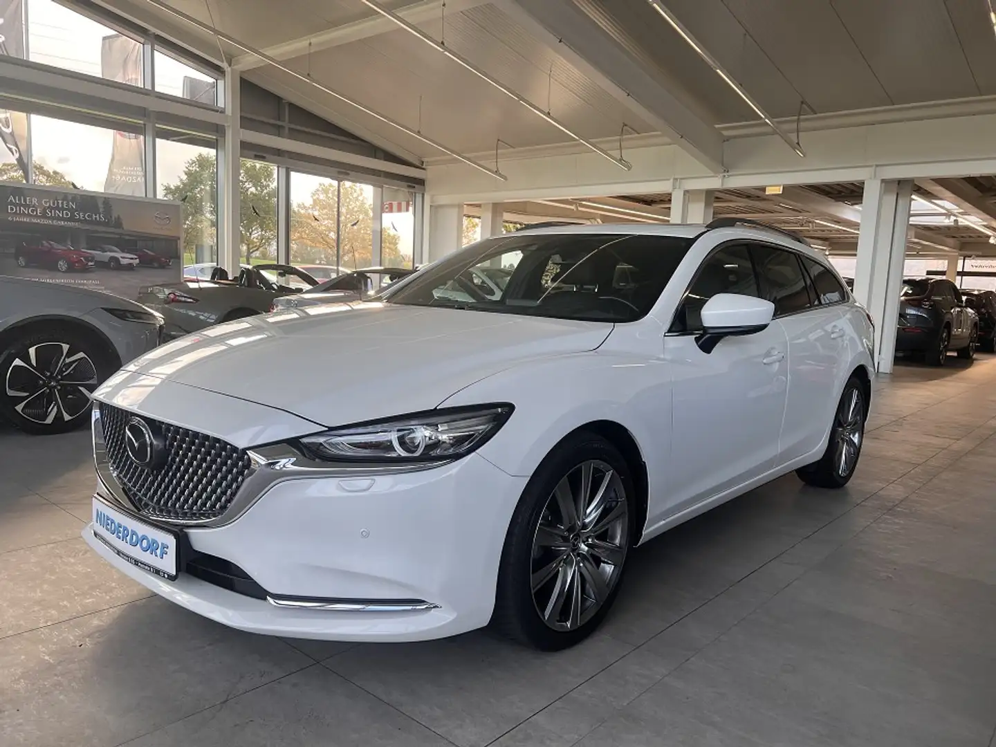 Mazda 6 Kombi 2.5 Takumi GSD AUTOMATIK Weiß - 1