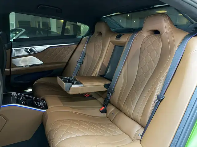 BMW M8 view 29