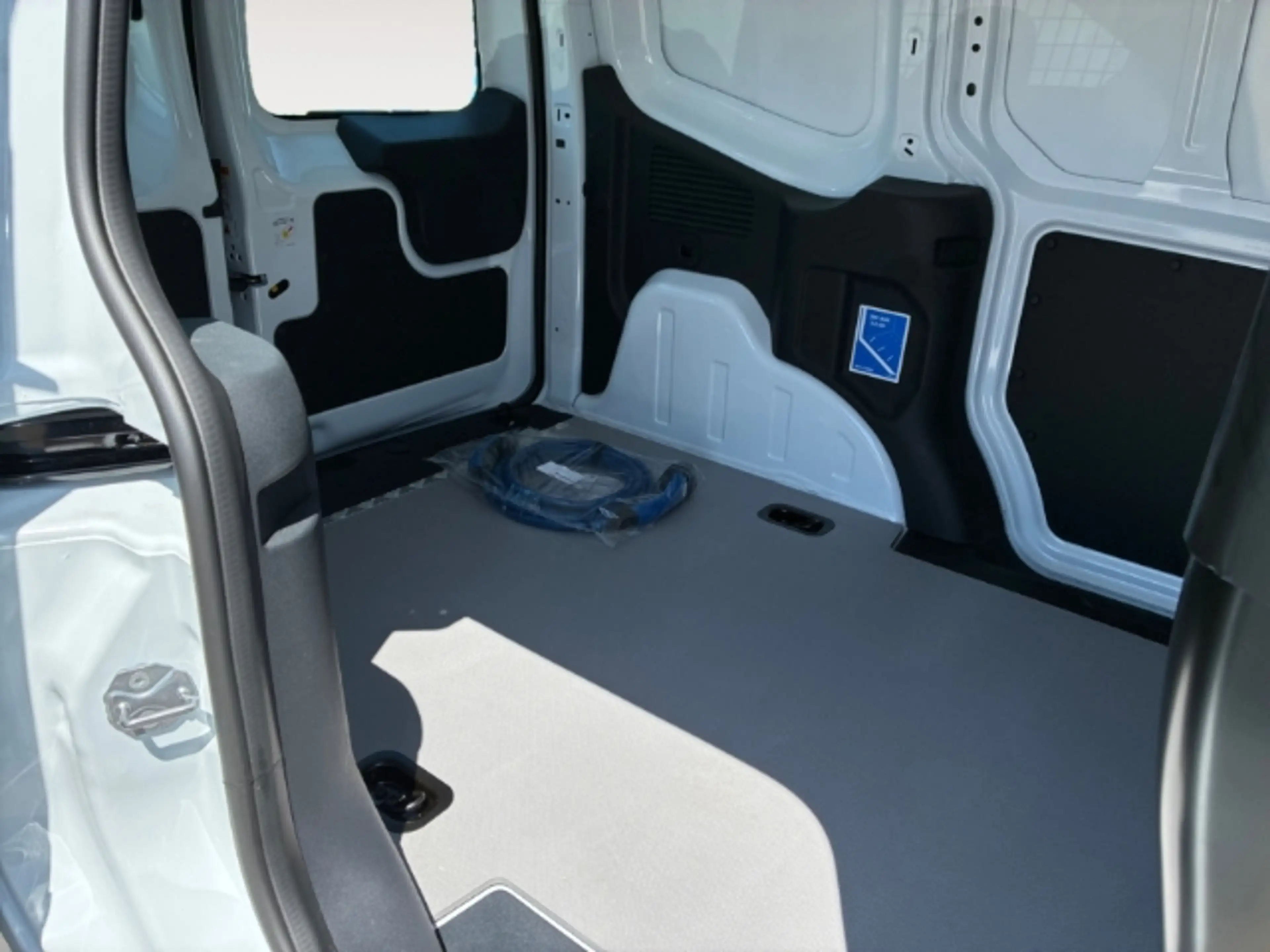 Ford Transit Courier BEV Trend - FAP - RFK - LED - — photo 11
