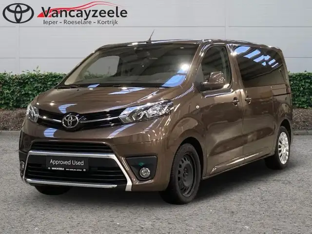 Toyota Verso 8PL MPV+afneembare trekhaak+cam+gps+sens V+A