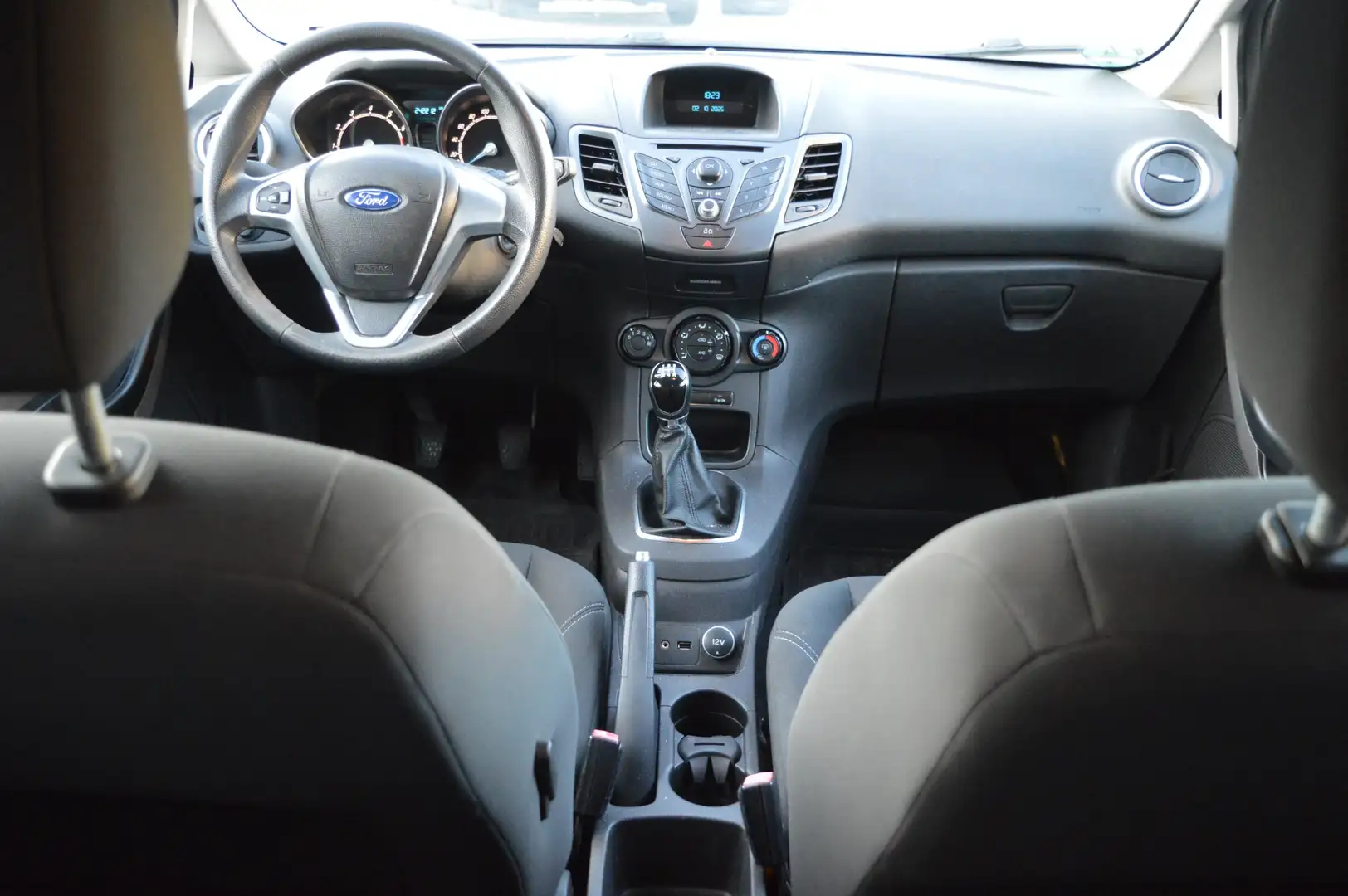 Ford Fiesta Fiesta 1.0 Trend*2.Hand*Klima*PTS/PDC*TÜV07/26 Grau - 2