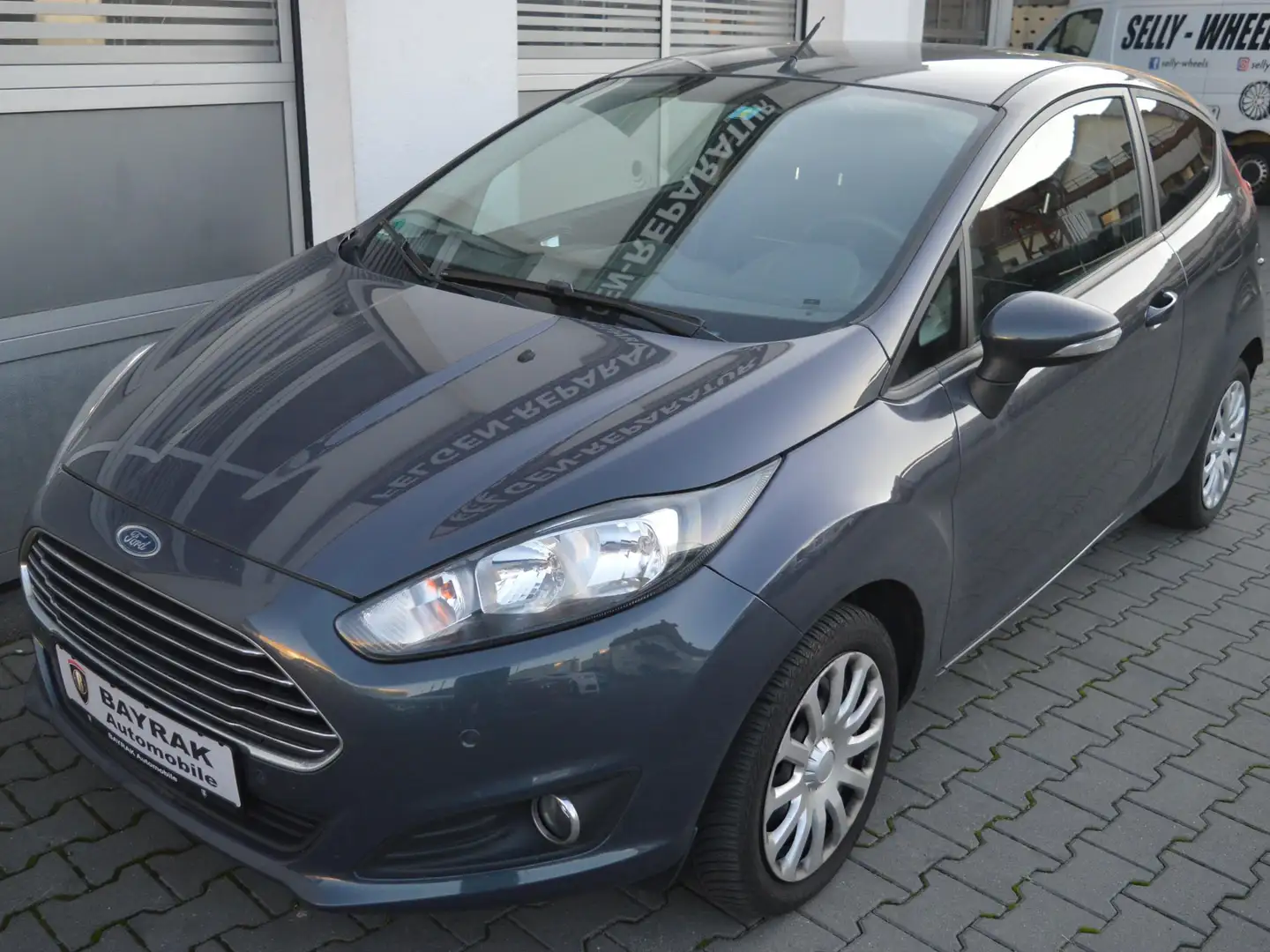Ford Fiesta Fiesta 1.0 Trend*2.Hand*Klima*PTS/PDC*TÜV07/26 Grau - 1