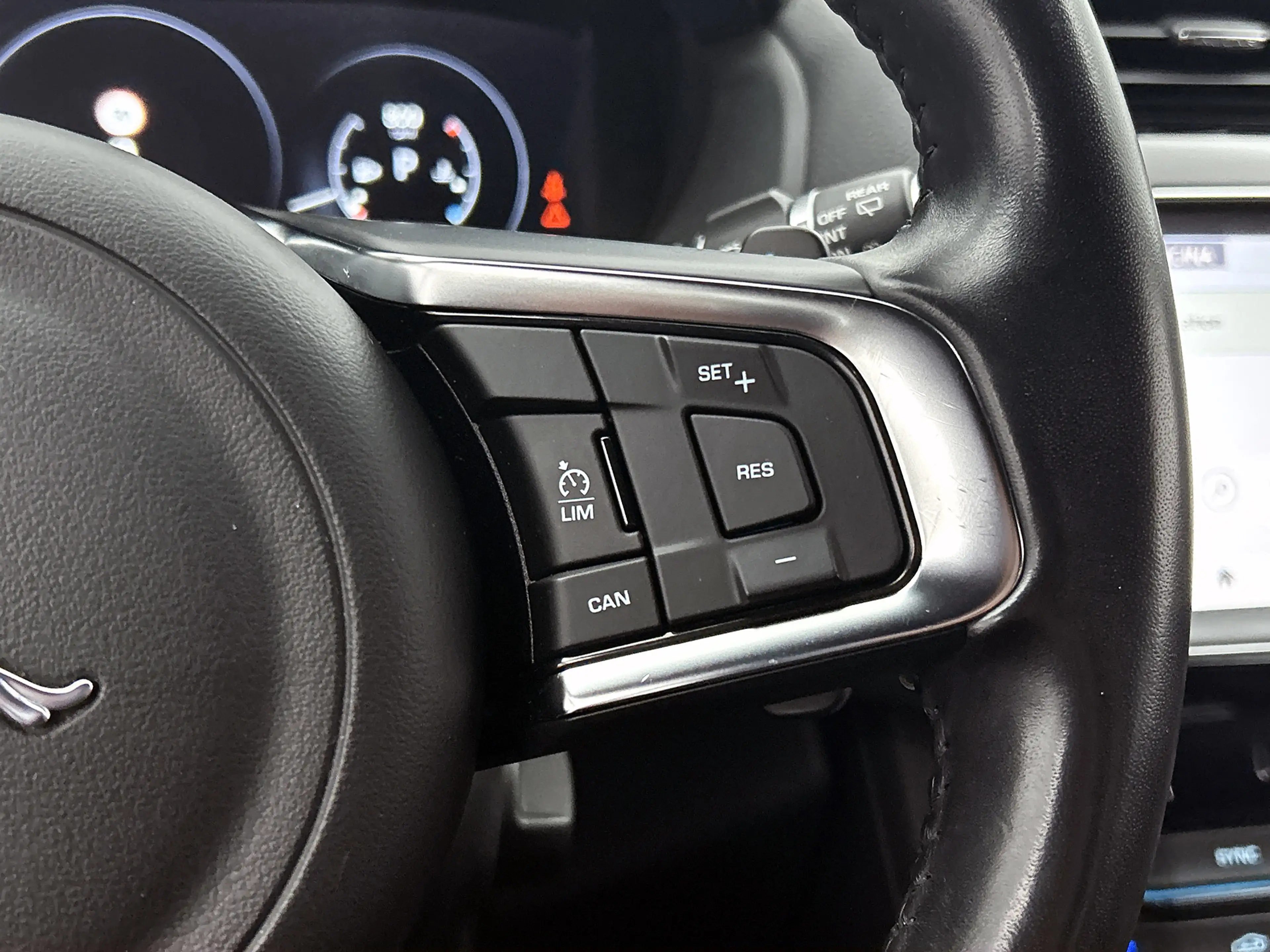 Jaguar F-Pace 2.0 Portfolio AWD 30t | 301PK | NL-AUTO | GOED OND — photo 15
