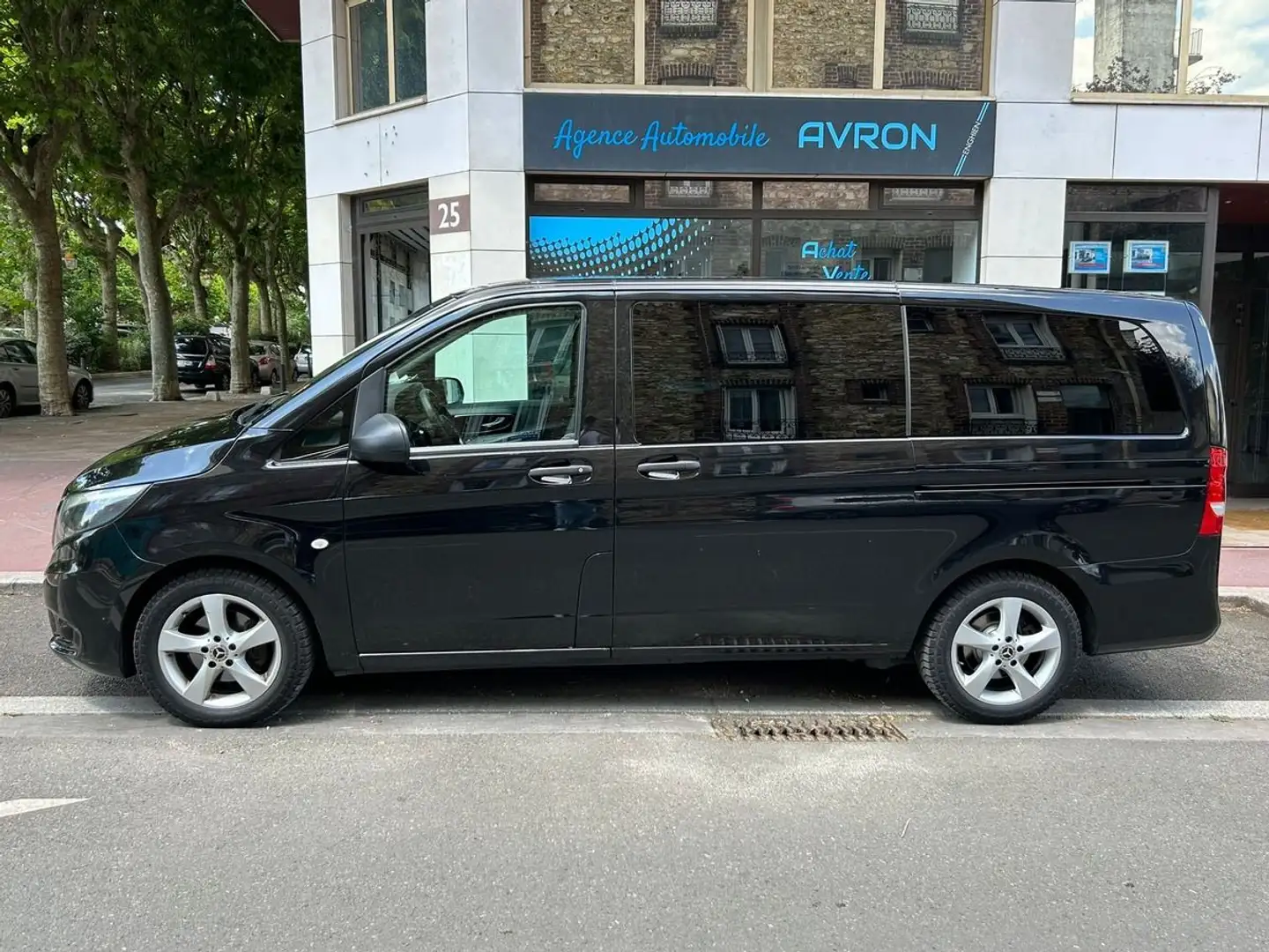 Mercedes-Benz Vito Tourer 2.0 116 CDI LONG 9G-TRONIC RWD PRO Černá - 2
