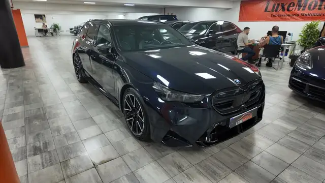 BMW M5 view 8