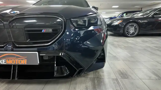 BMW M5 view 10