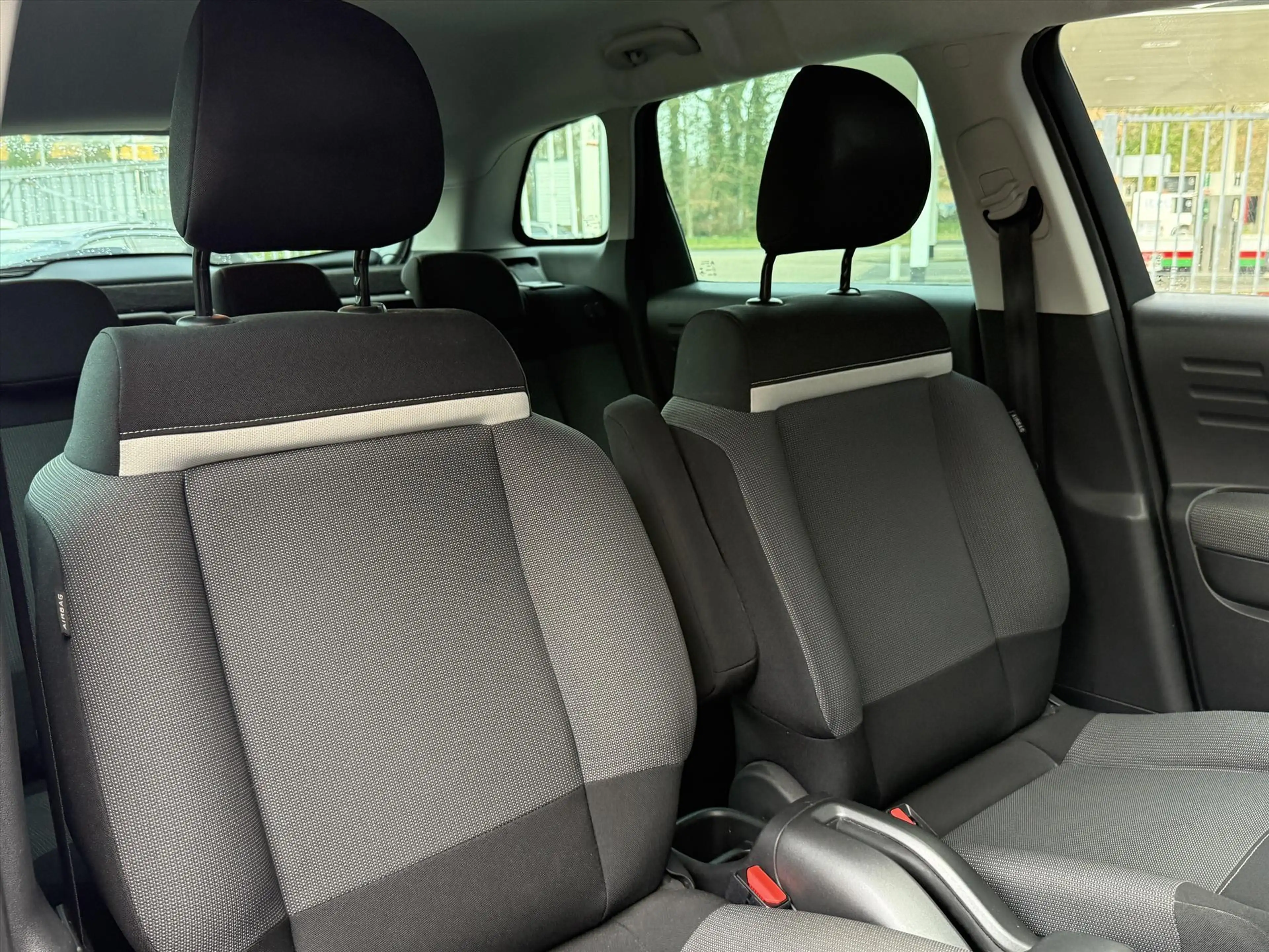 Citroen C3 Aircross 1.2 PureTech 130pk EAT6 Shine | Automaat | Navigat — photo 8