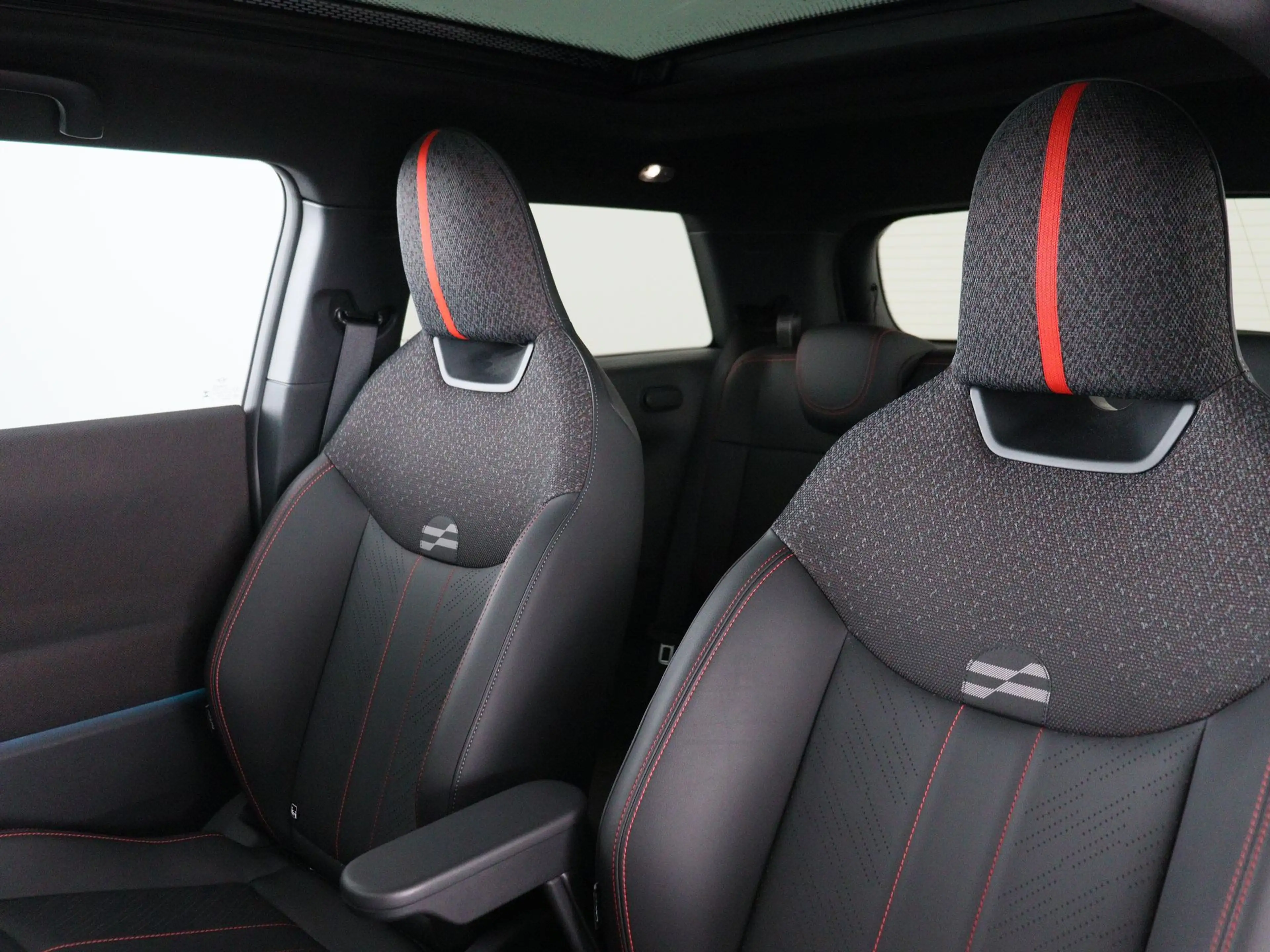 MINI Cooper SE John Cooper Works Pakket M — photo 6