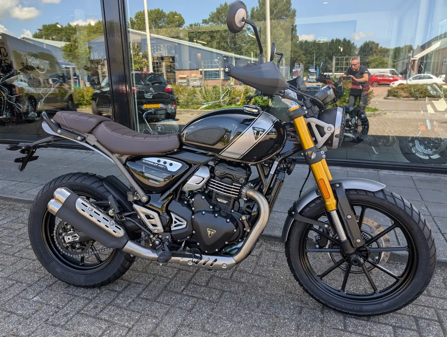 Triumph Scrambler 400 X Nu met 350,- accessoires! Zwart - 1