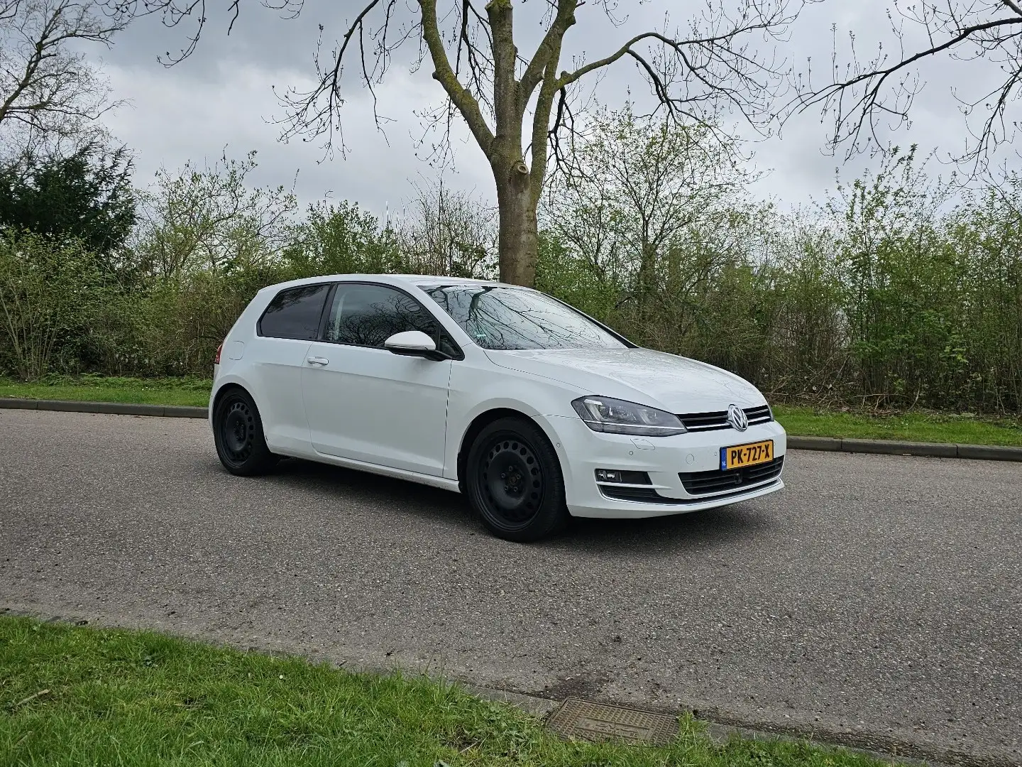 Volkswagen Golf 2.0 TDI Highline Wit - 2