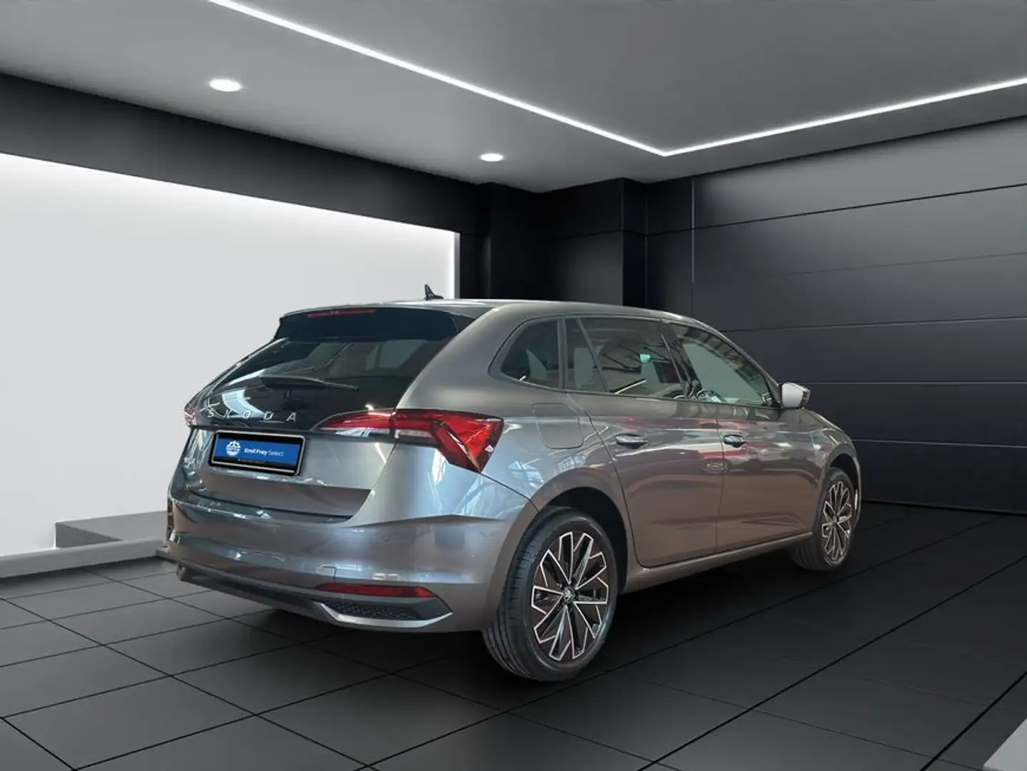 Skoda Scala 1.0 TSI DSG Tour Grau - 2