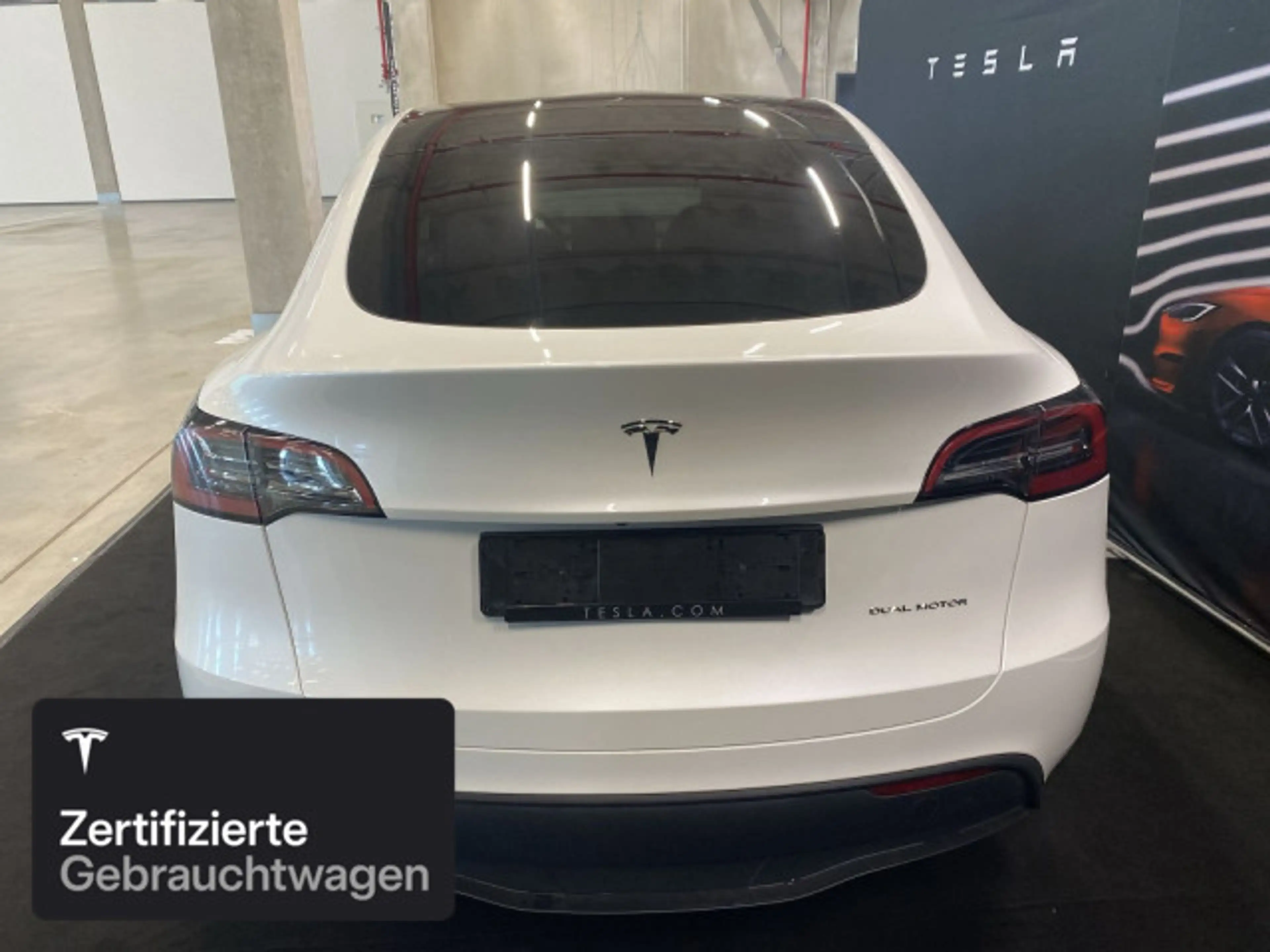 Tesla Model Y Long Range AWD — photo 6