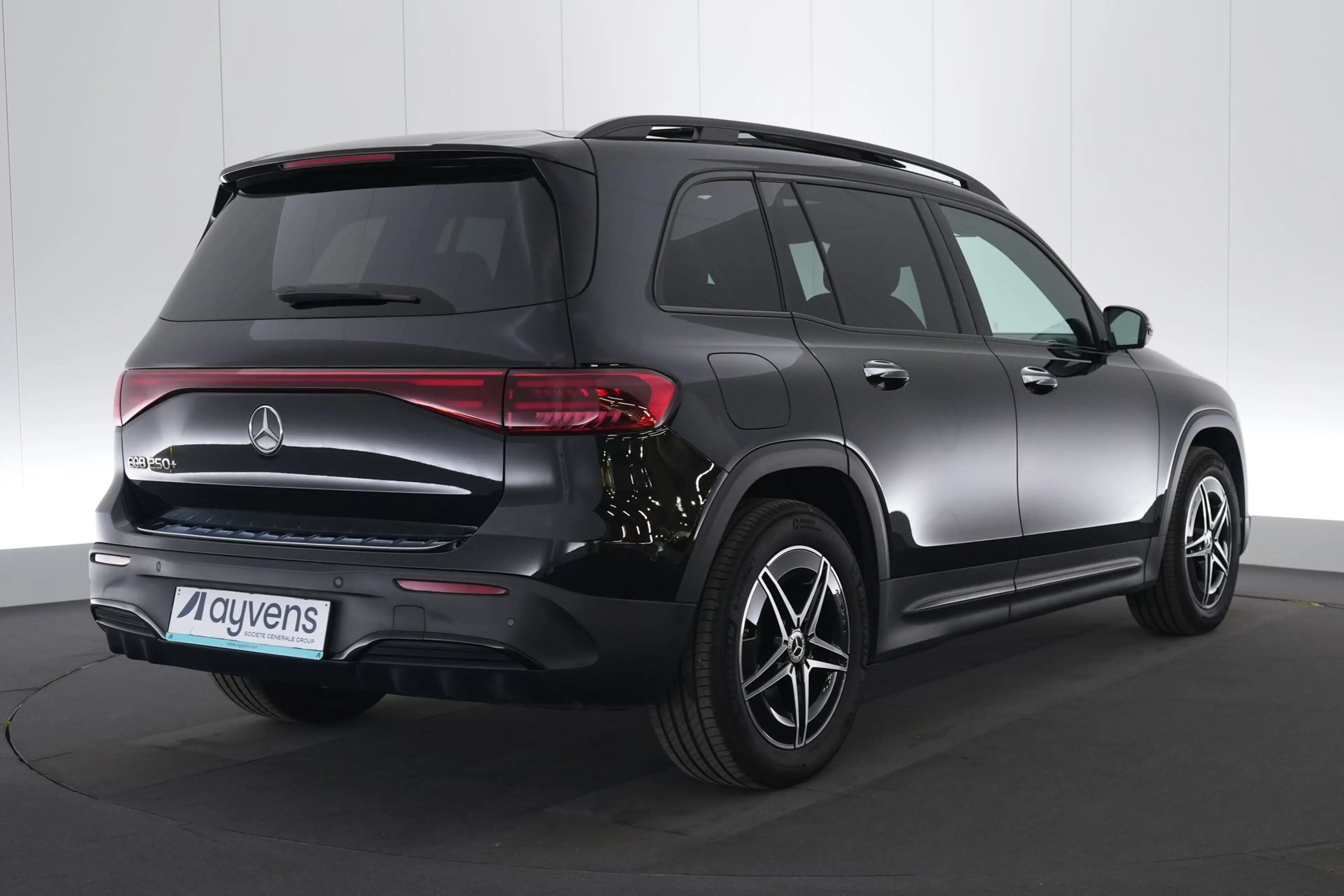 Mercedes-Benz EQB 250 250+ AMG Line Night LEDER/ALCANTARA LED GPS PDC 36 — photo 7