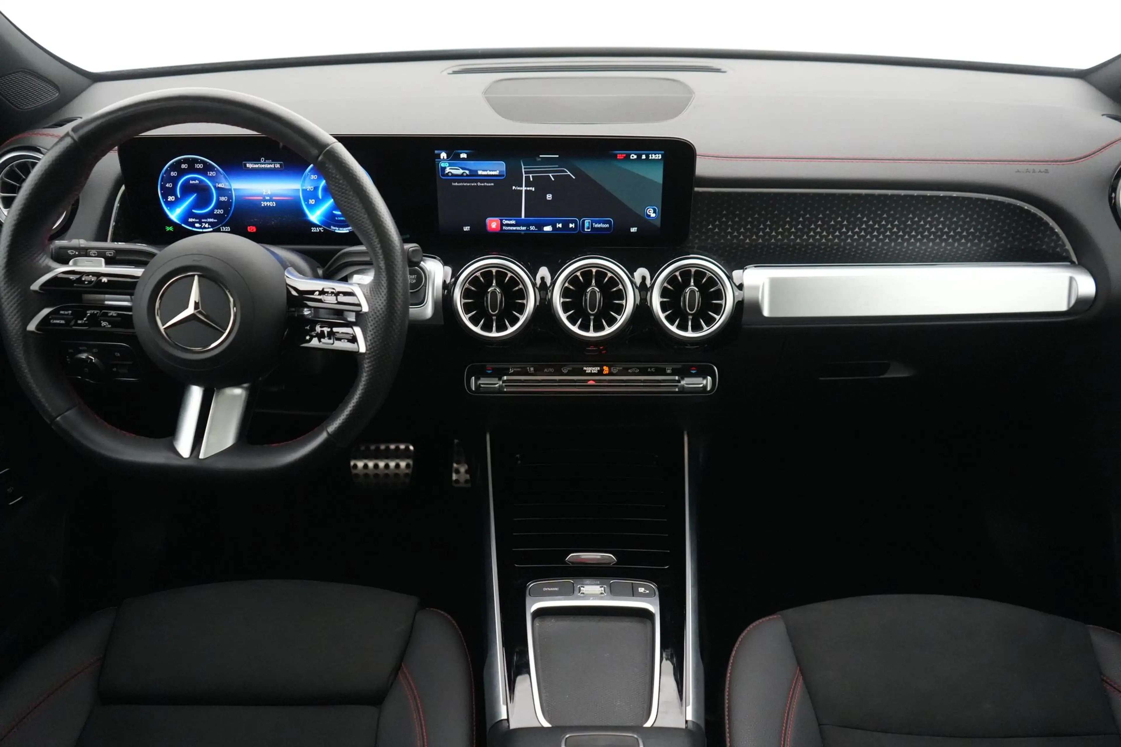 Mercedes-Benz EQB 250 250+ AMG Line Night LEDER/ALCANTARA LED GPS PDC 36 — photo 13