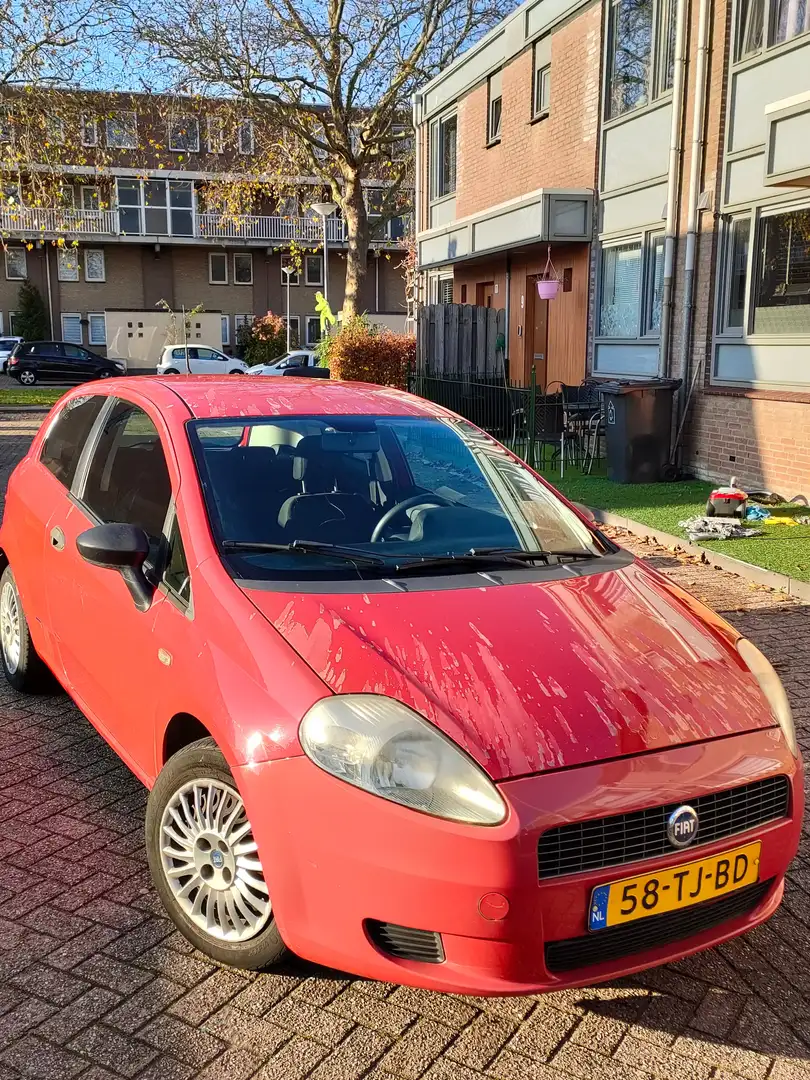 Fiat Punto Punto 1.2 Sportsound Rojo - 2