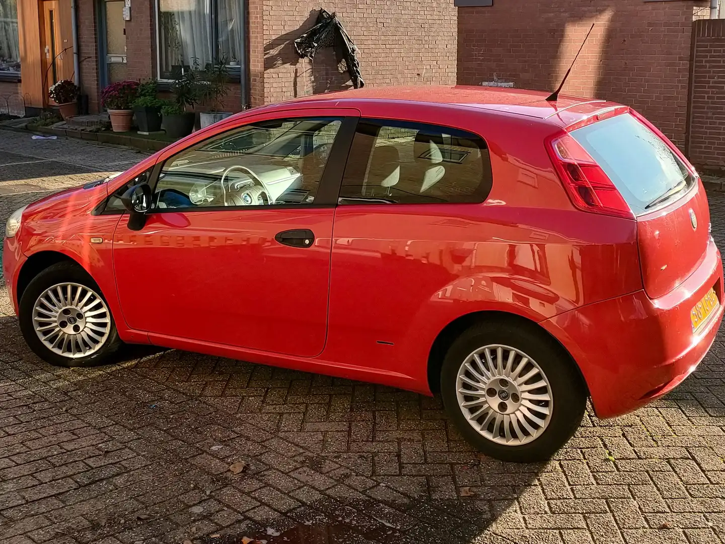 Fiat Punto Punto 1.2 Sportsound Rojo - 1