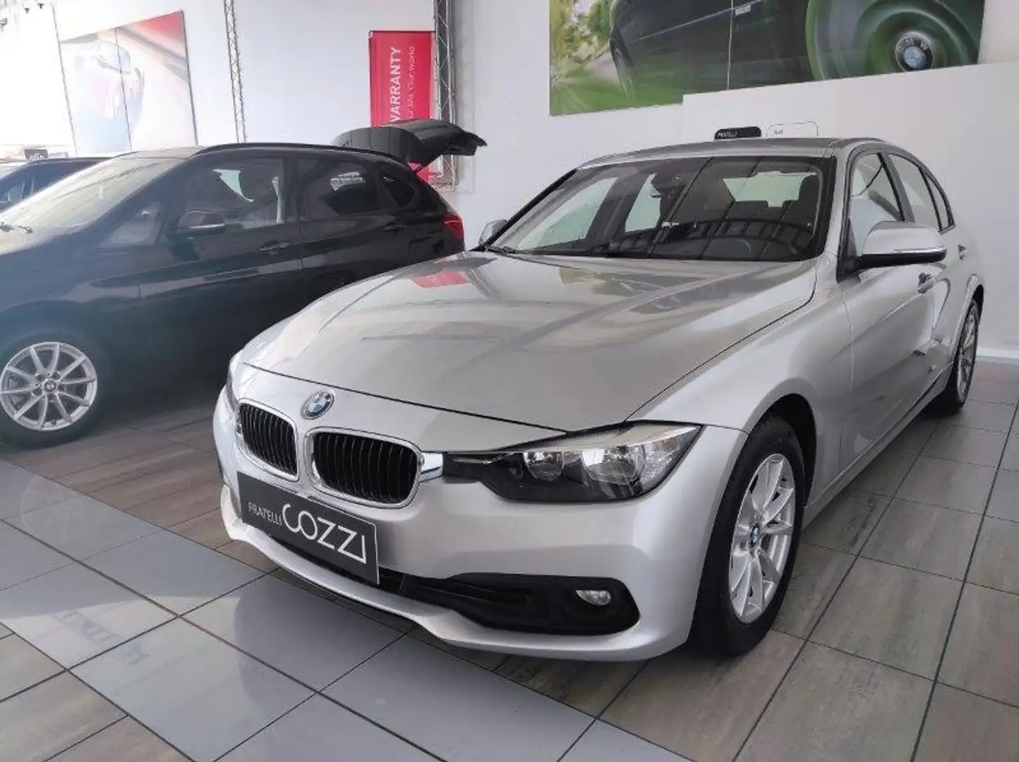 BMW 318 - 318d Business Advantage aut. Argent - 2
