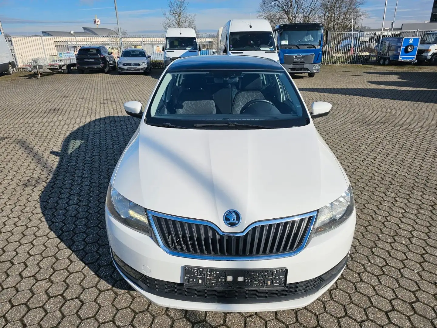 Skoda Rapid/Spaceback CLEVER/PANO/APPLE/ANDRO Weiß - 2