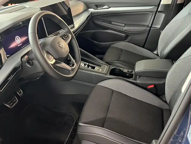 Volkswagen Golf view 3