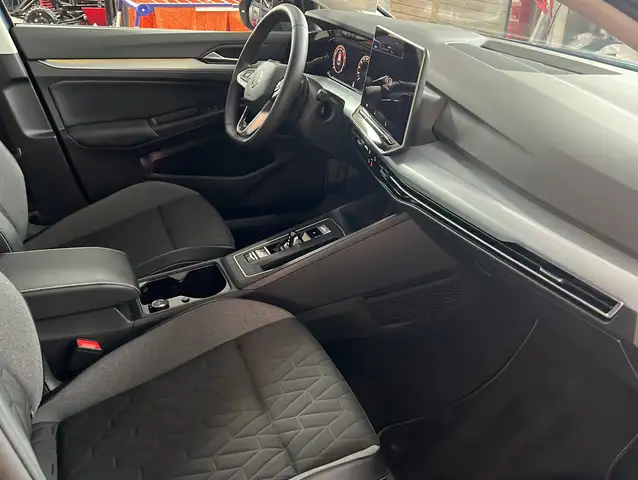 Volkswagen Golf view 9